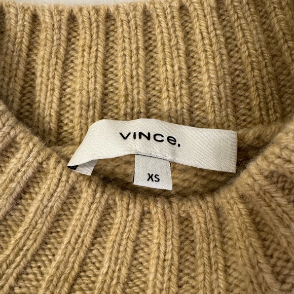 Vince size xs 100% Cashmere sweater - Picture 2 of 5